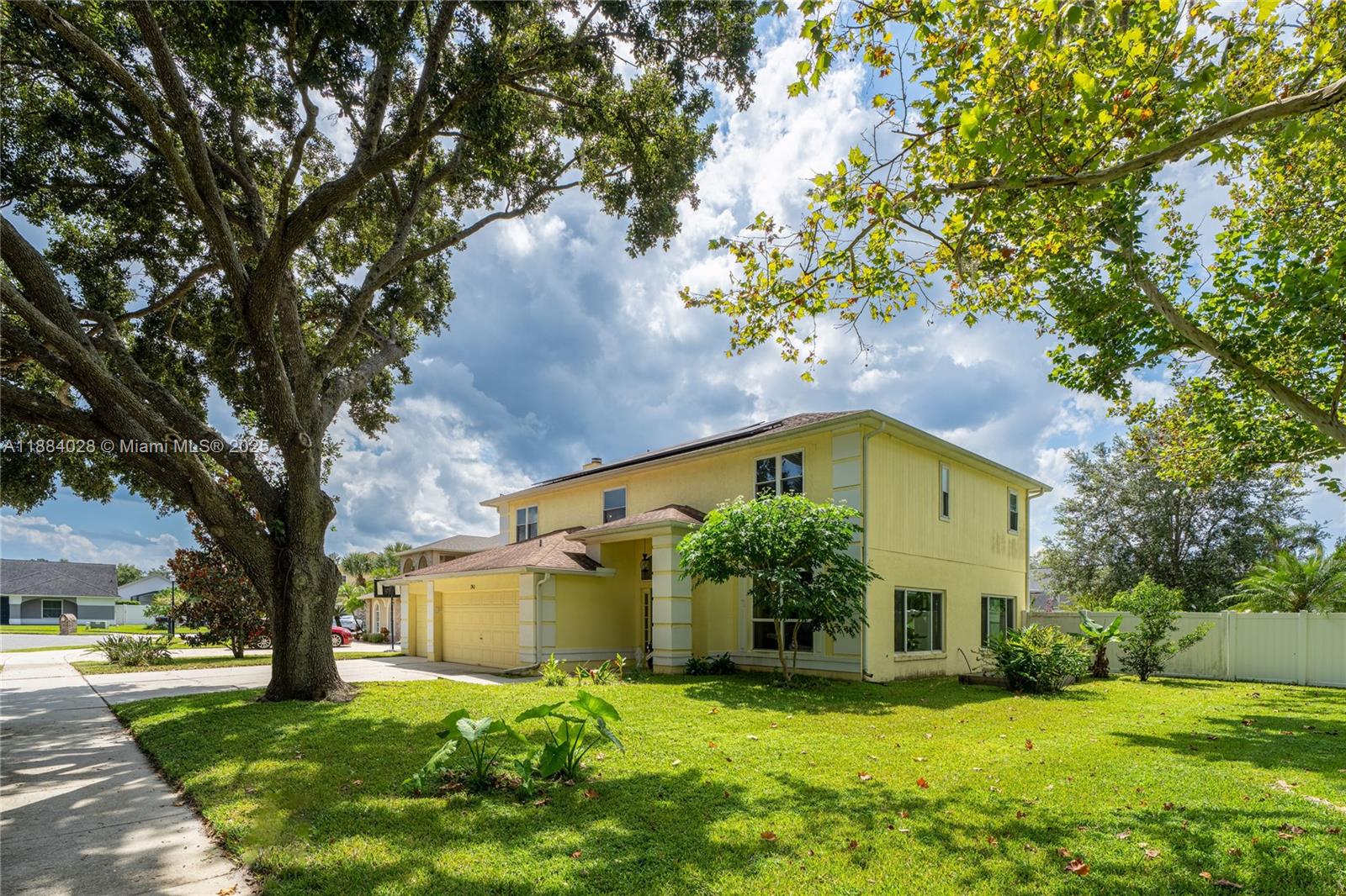 TWIN RIVERS - Residential
