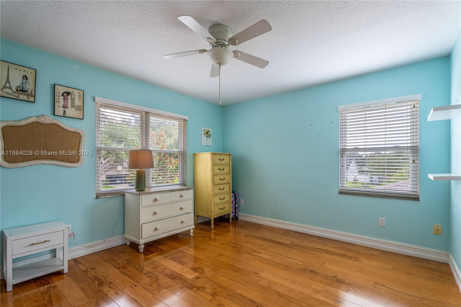 TWIN RIVERS - Residential