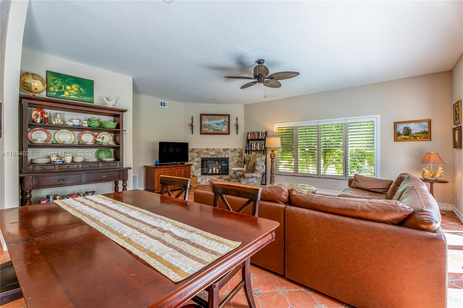 TWIN RIVERS - Residential