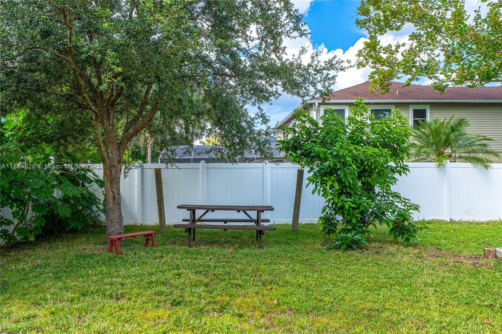 TWIN RIVERS - Residential