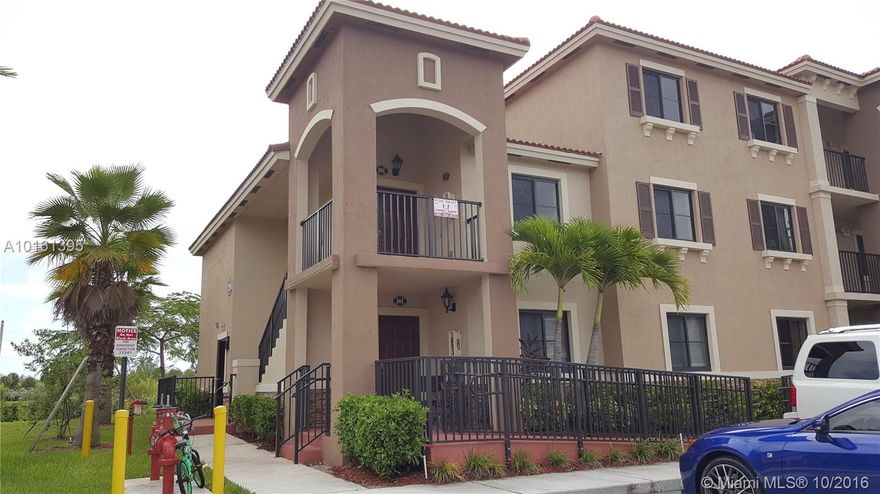 Beautiful corner unit. Walk out of your apartment into a walk way through a nature reserved area, great for exercising.  Enjoy high ceilings and a spacious kitchen with granite countertop, stainless steel appliances including built-in microwave, dishwasher and garbage disposal and very nice wood cabinets.   For your convenience it comes equipped with washer and dryer inside the unit.  This beautiful building has plenty of parking. Front porch, private entrance.