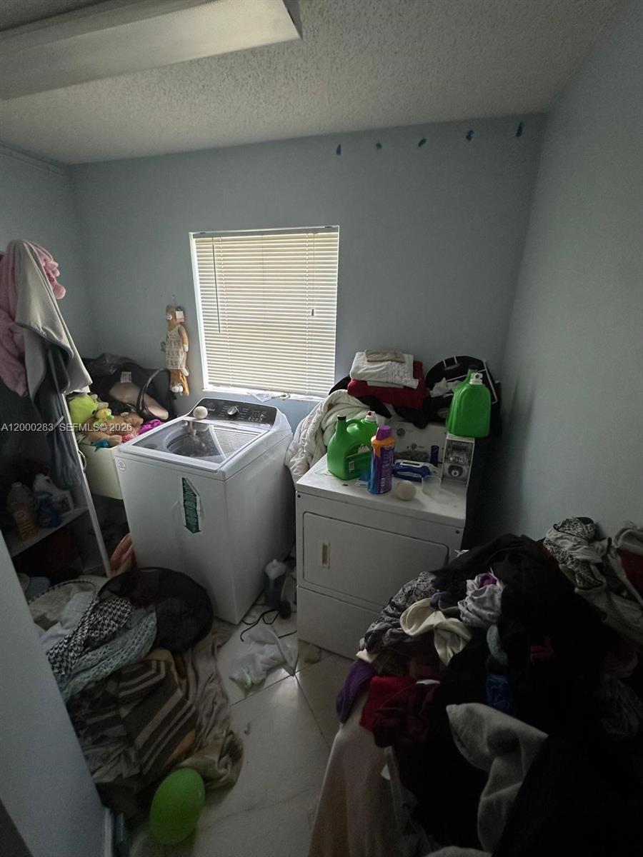 LAKE CHARLESTON PAR R - Residential