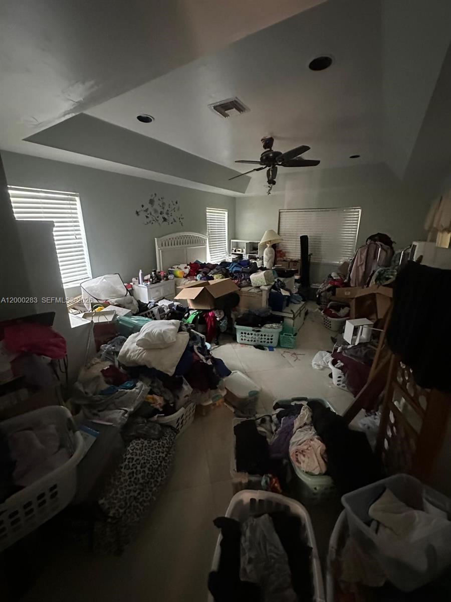 LAKE CHARLESTON PAR R - Residential