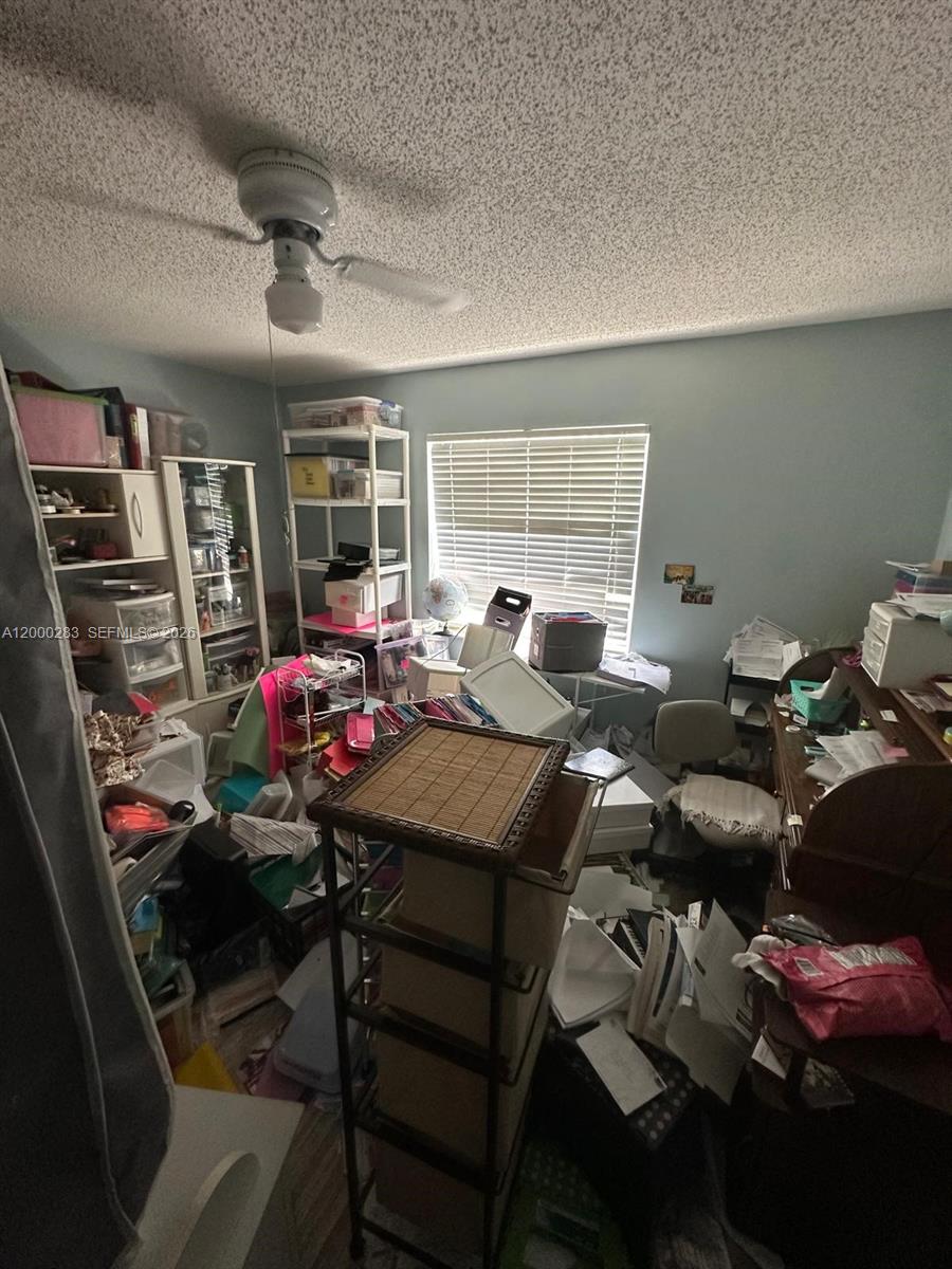 LAKE CHARLESTON PAR R - Residential