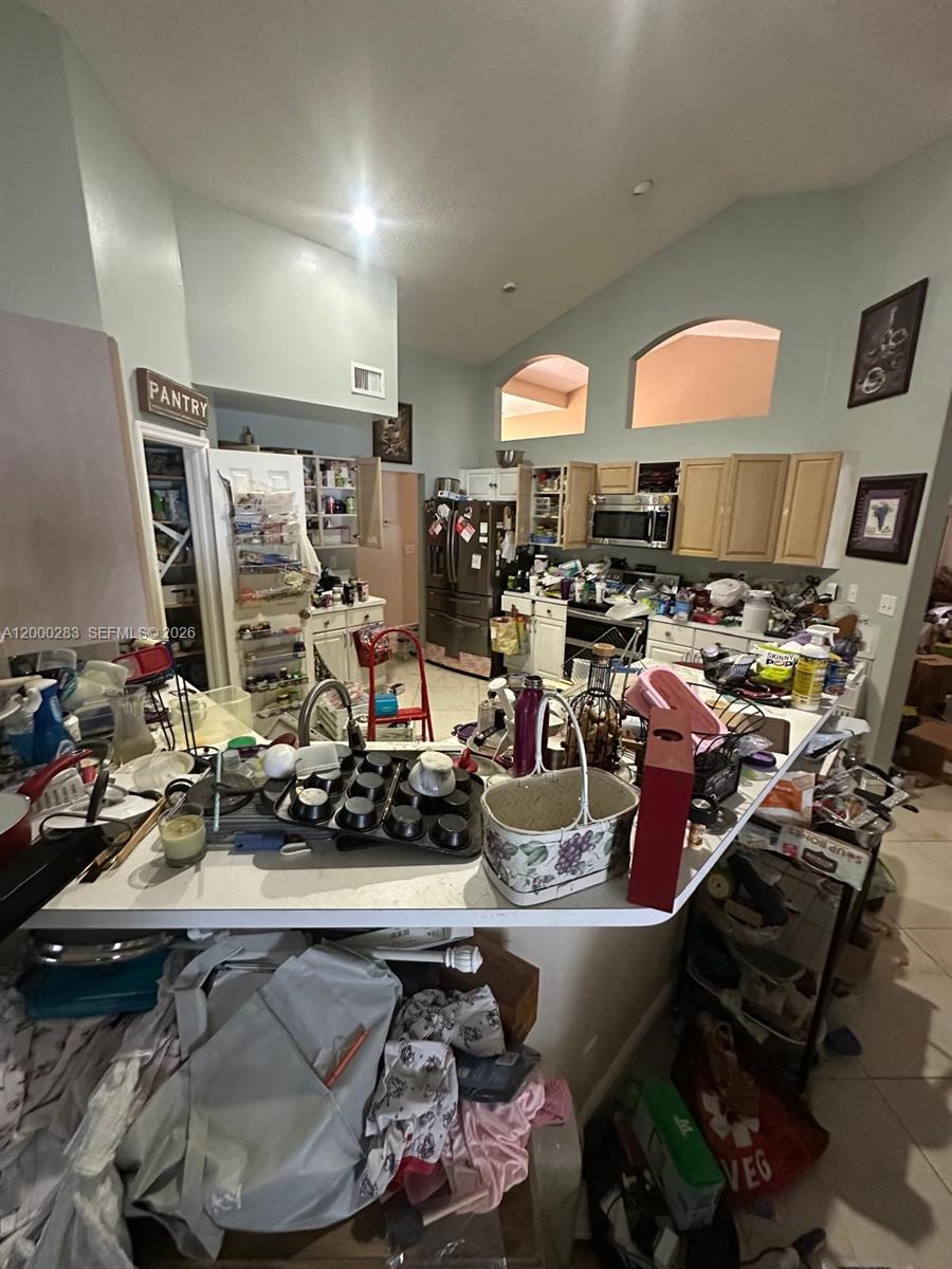 LAKE CHARLESTON PAR R - Residential