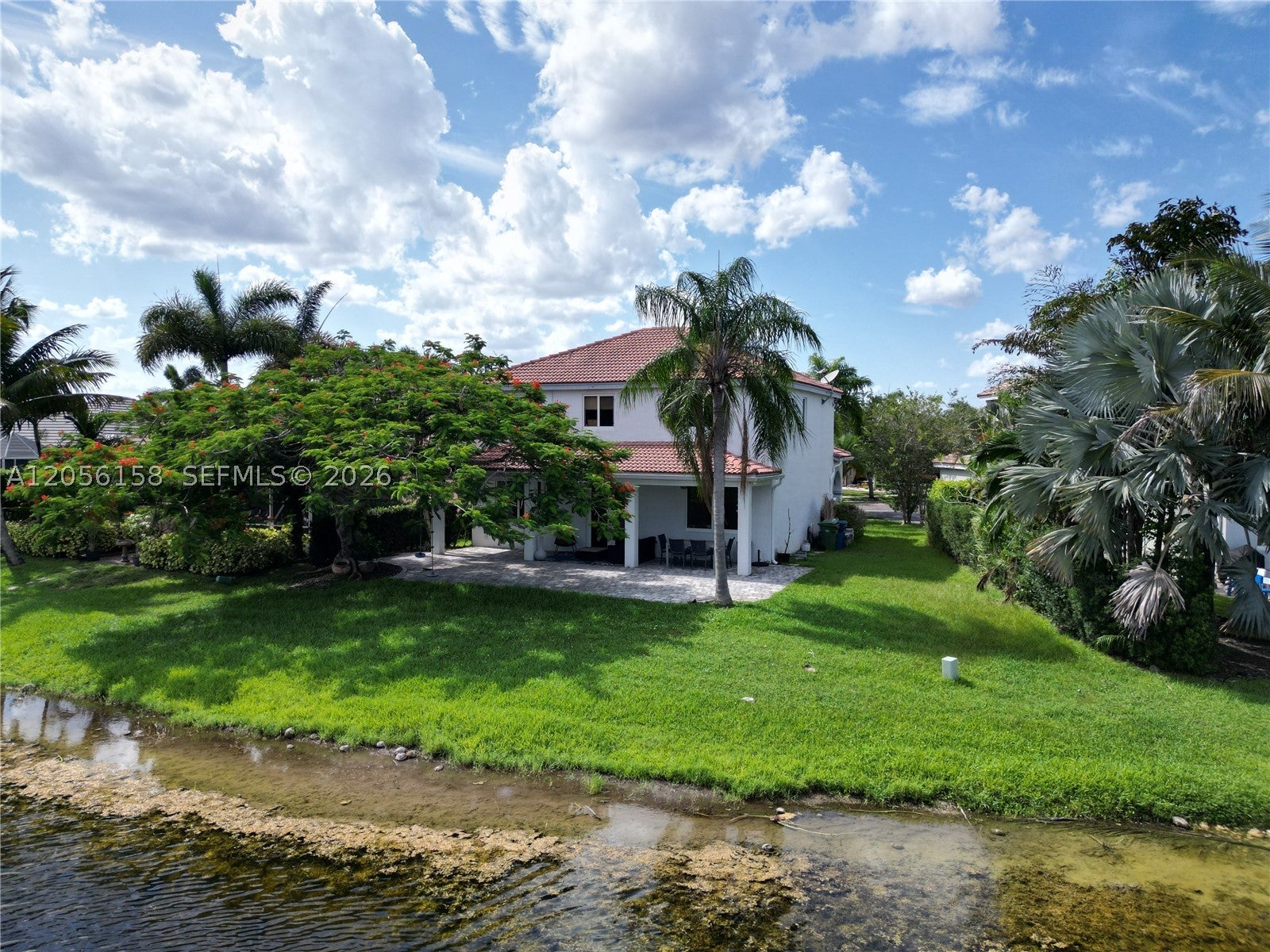 1216 Chinaberry Dr