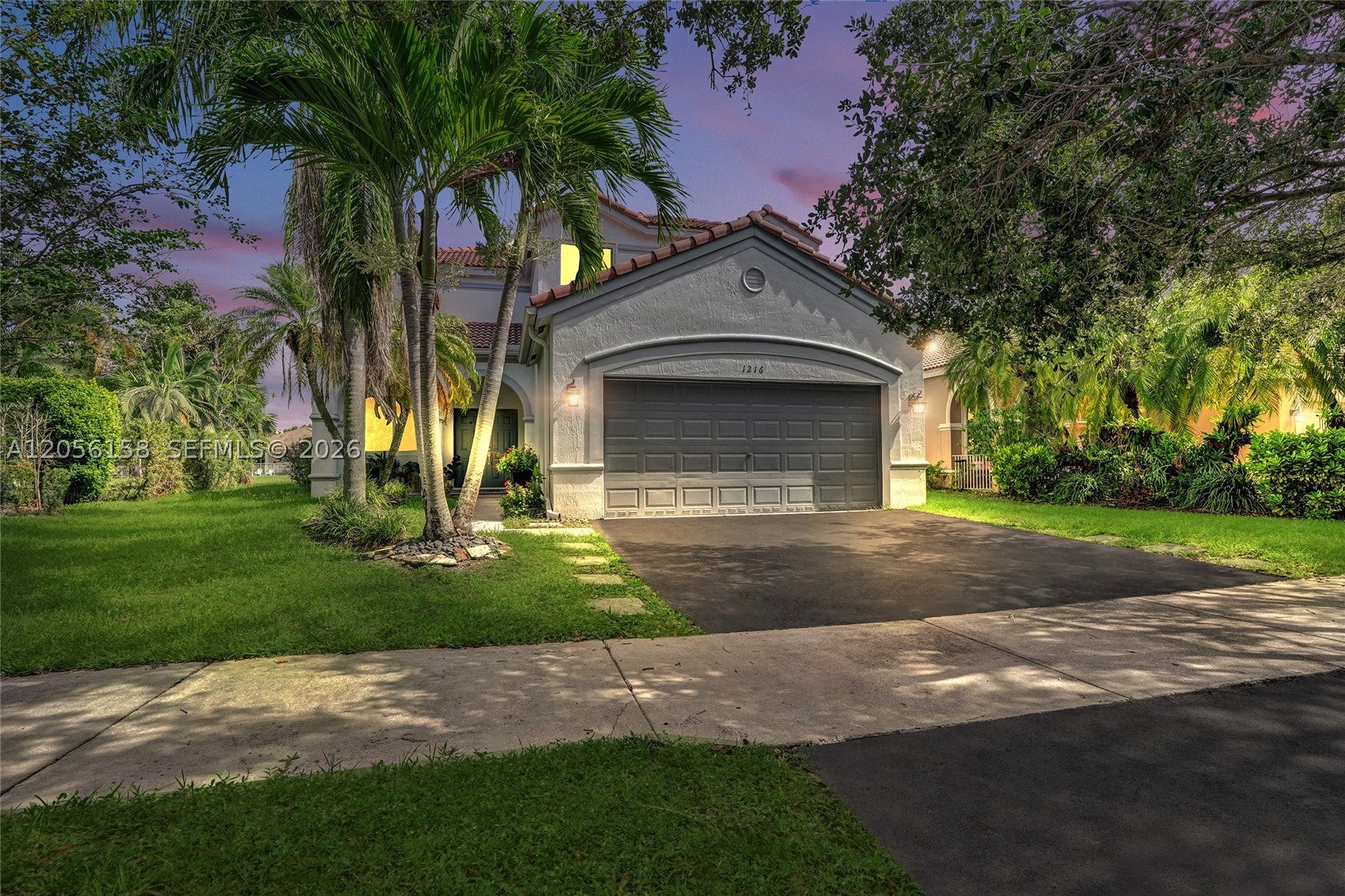 1216 Chinaberry Dr