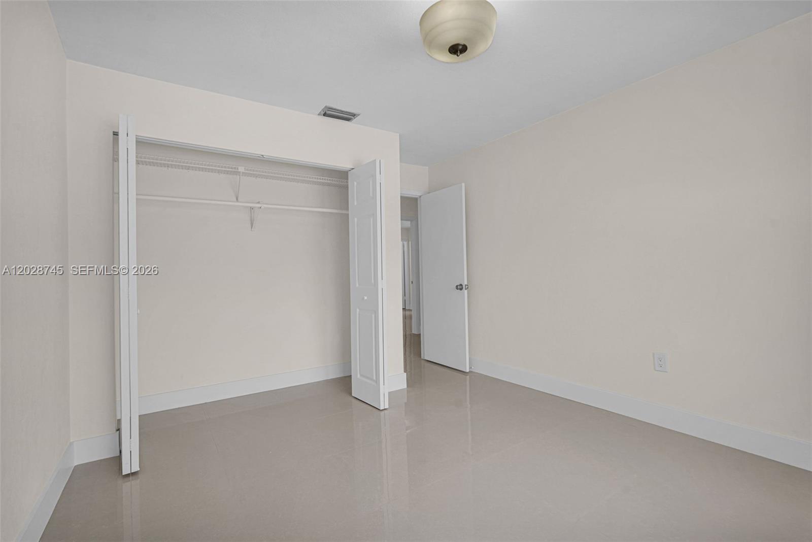 KENDALL LAKES EAST SECTIO - Residential