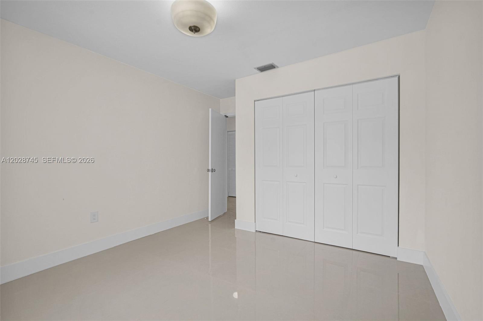 KENDALL LAKES EAST SECTIO - Residential