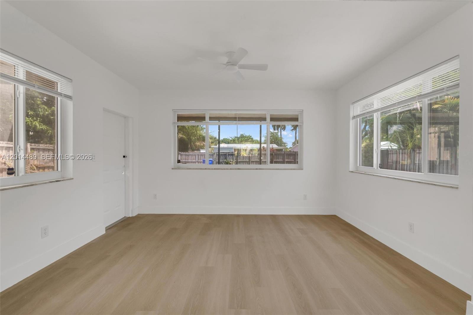 HOLLYWOOD HOMESITES HIGH - Residential
