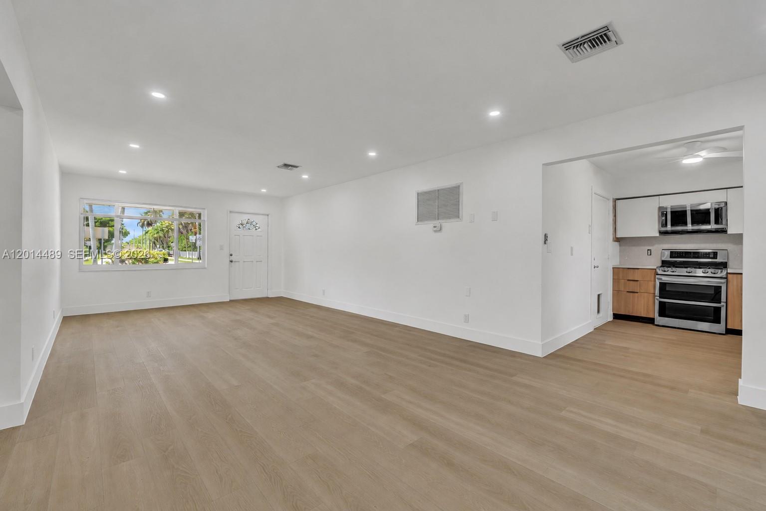 HOLLYWOOD HOMESITES HIGH - Residential