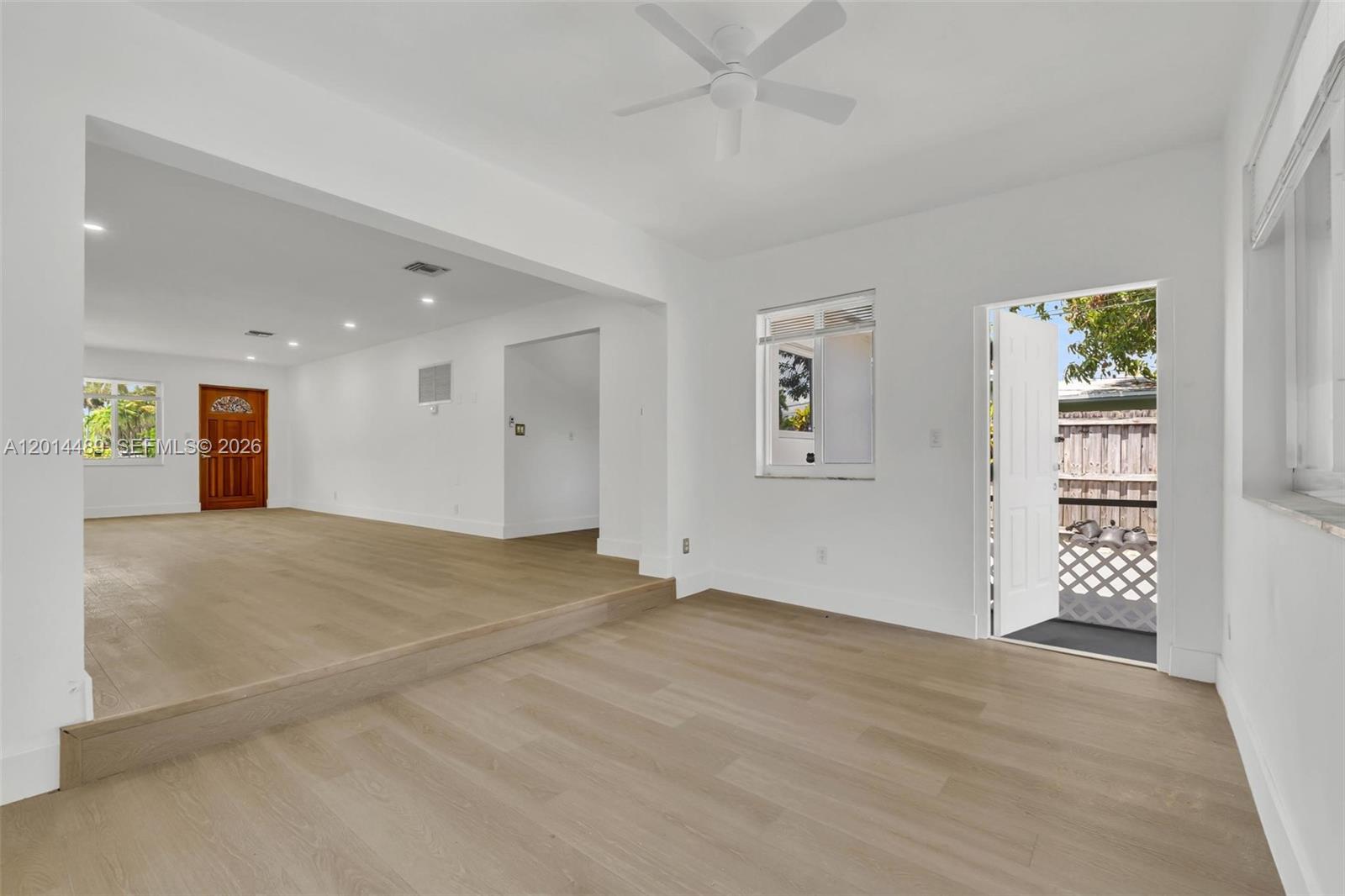 HOLLYWOOD HOMESITES HIGH - Residential