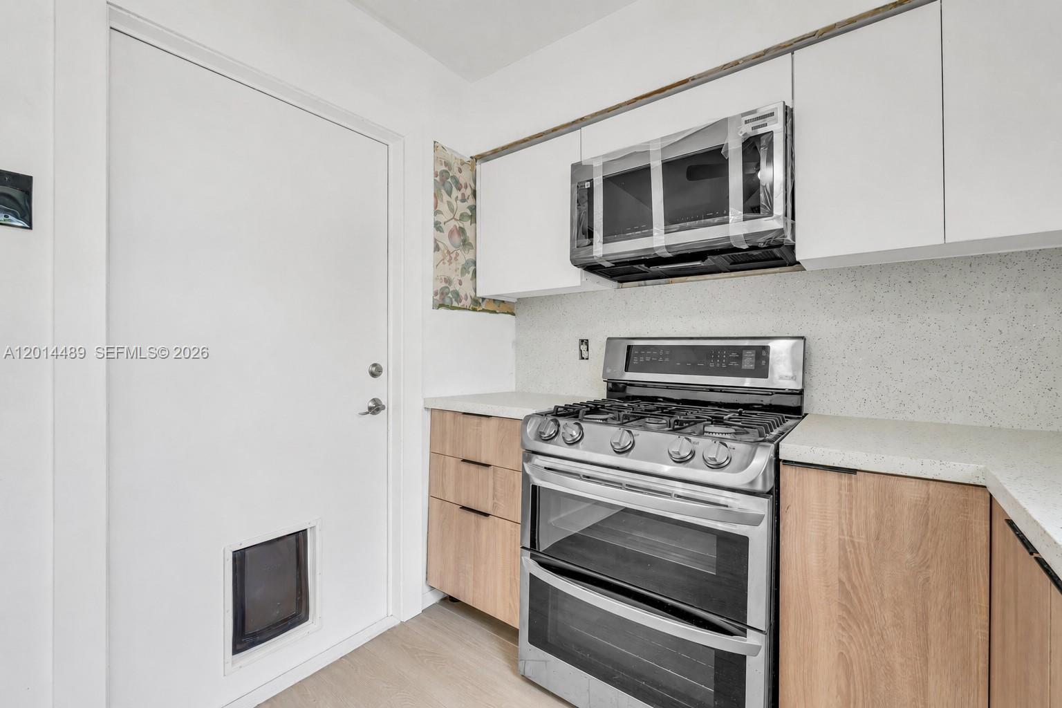 HOLLYWOOD HOMESITES HIGH - Residential