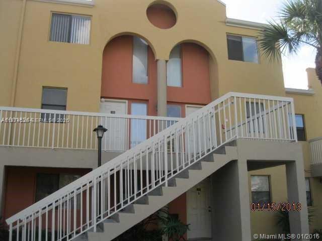 VILLAS AT LAKEVIEW, FOURT - Residential