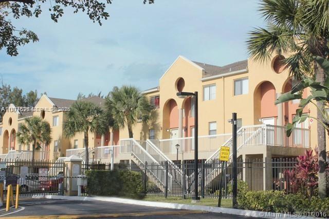 VILLAS AT LAKEVIEW, FOURT - Residential