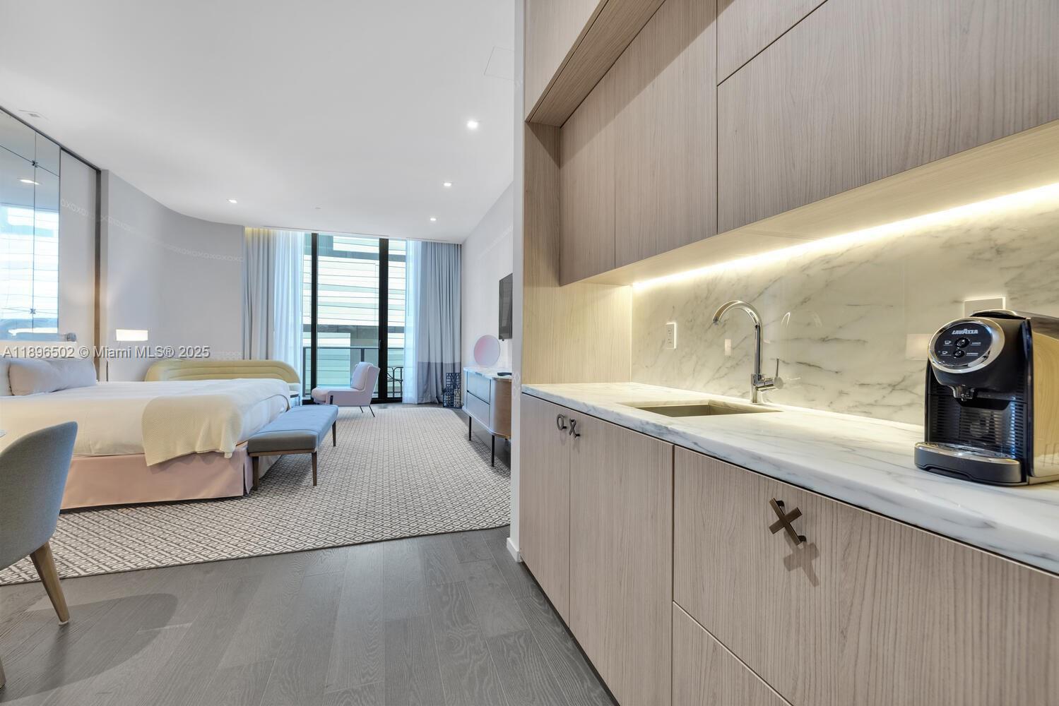 801 SMA DESIGNER SUITES C - Residential