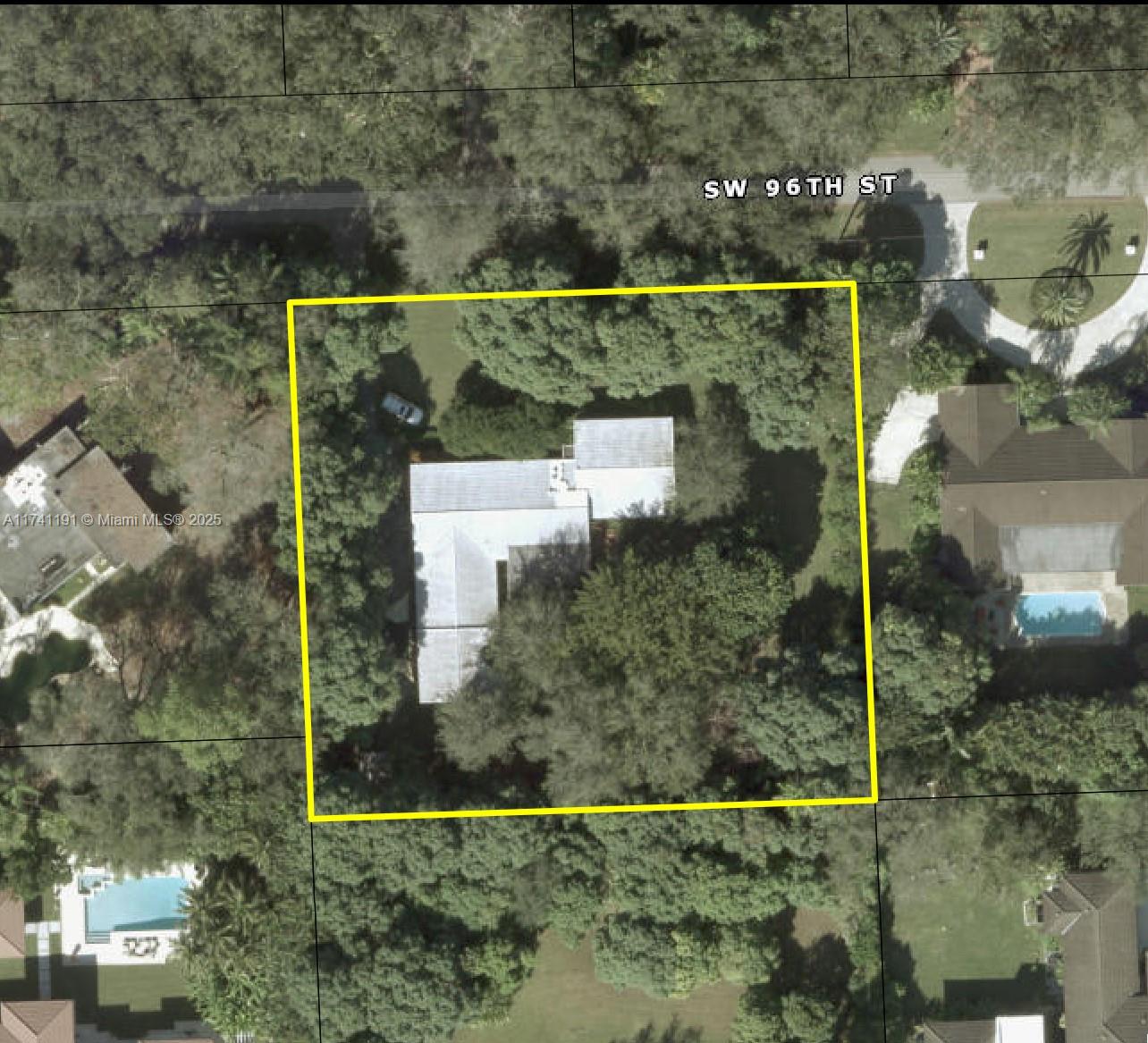 Property for Sale at 5898 Sw 96th St, Pinecrest, Miami-Dade County, Florida - Bedrooms: 5 
Bathrooms: 3  - $3,650,000