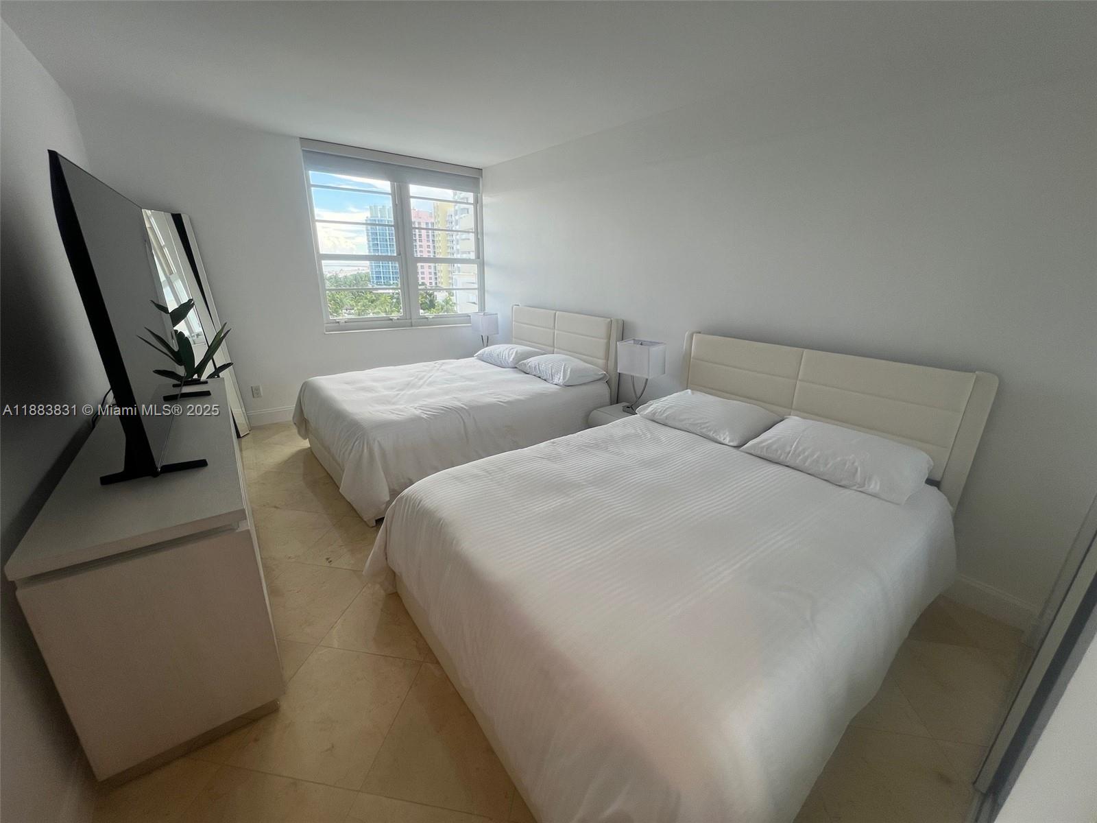 THE DECOPLAGE CONDO - Residential Lease