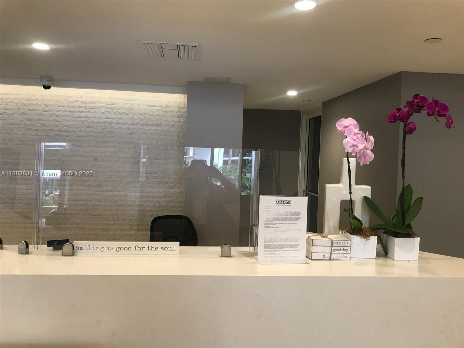 THE DECOPLAGE CONDO - Residential Lease