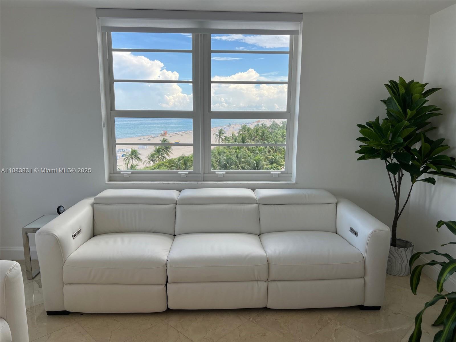 THE DECOPLAGE CONDO - Residential Lease