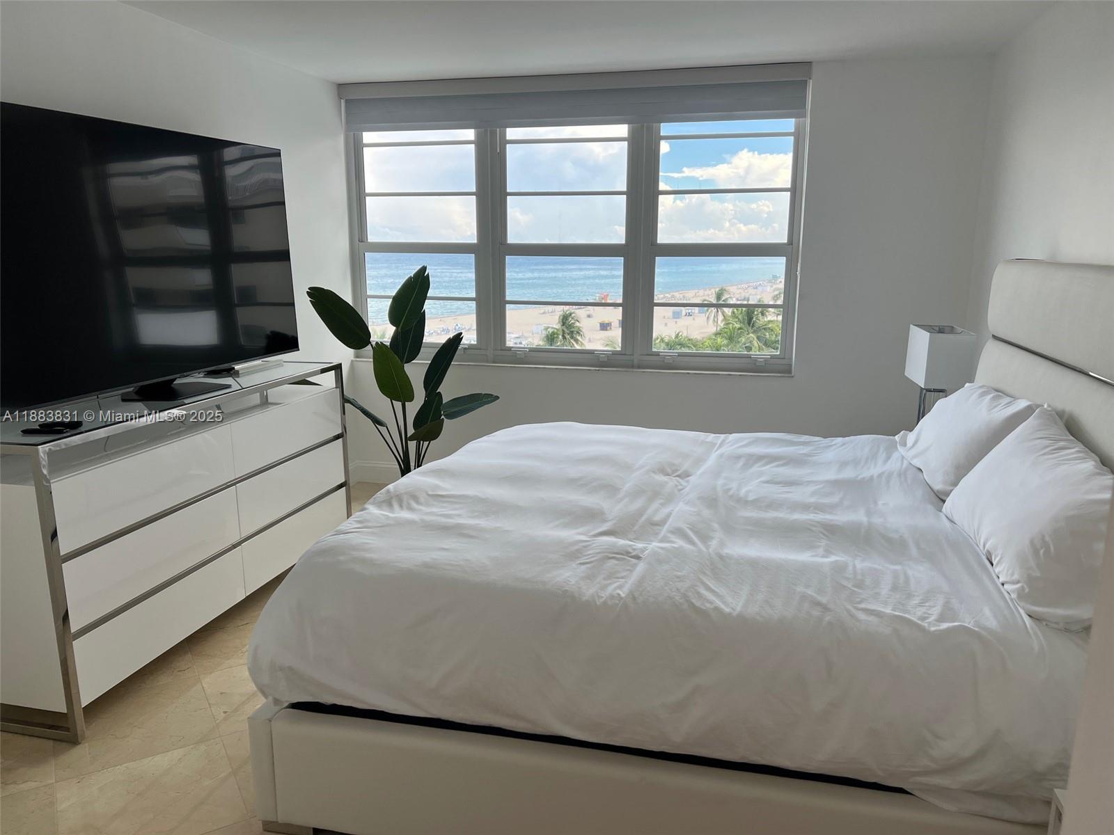 THE DECOPLAGE CONDO - Residential Lease
