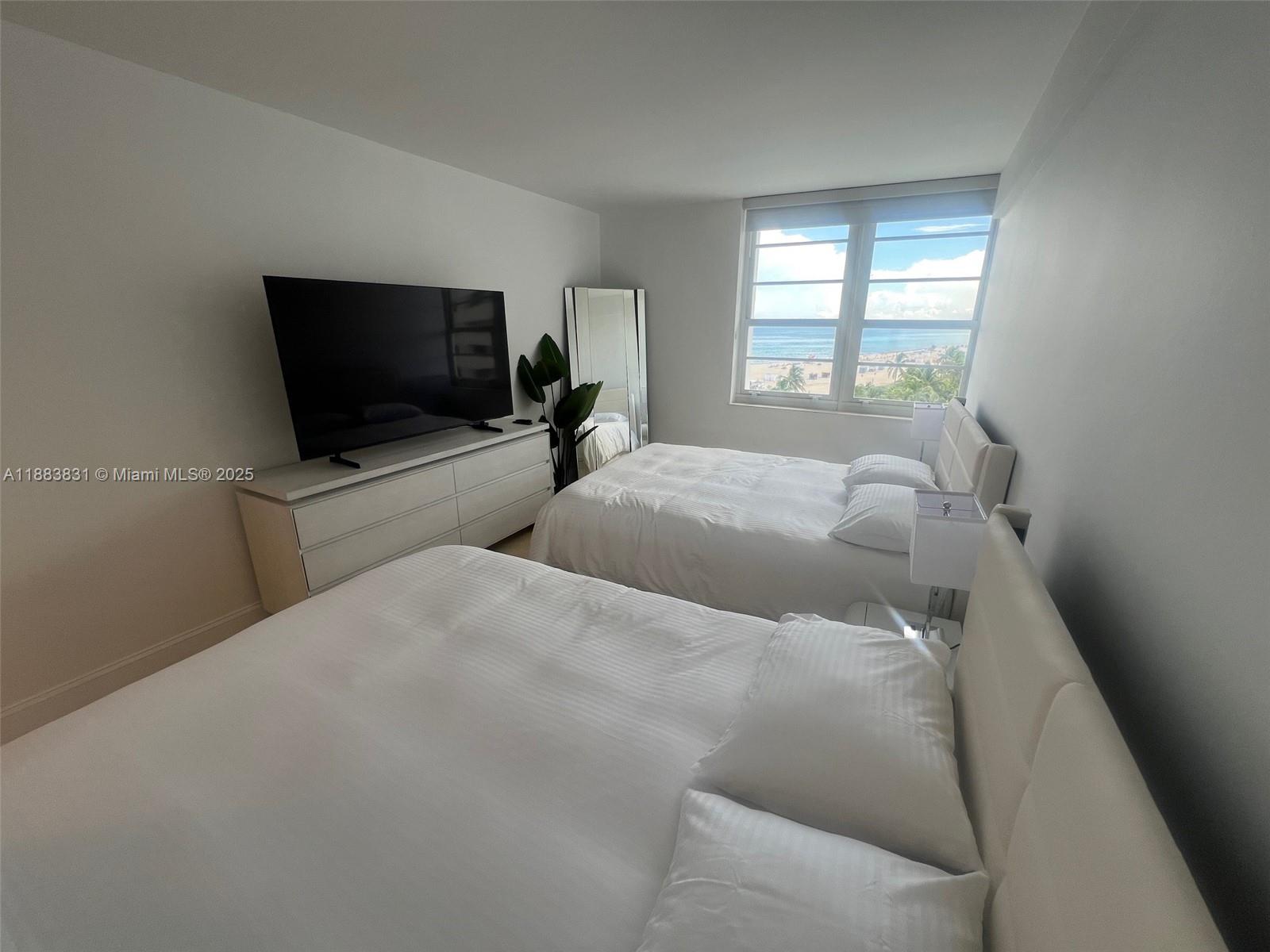 THE DECOPLAGE CONDO - Residential Lease