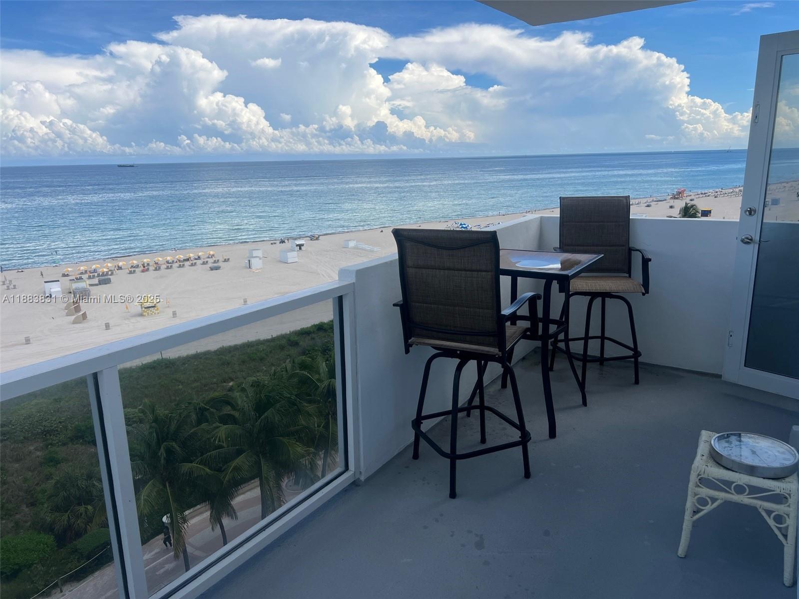THE DECOPLAGE CONDO - Residential Lease