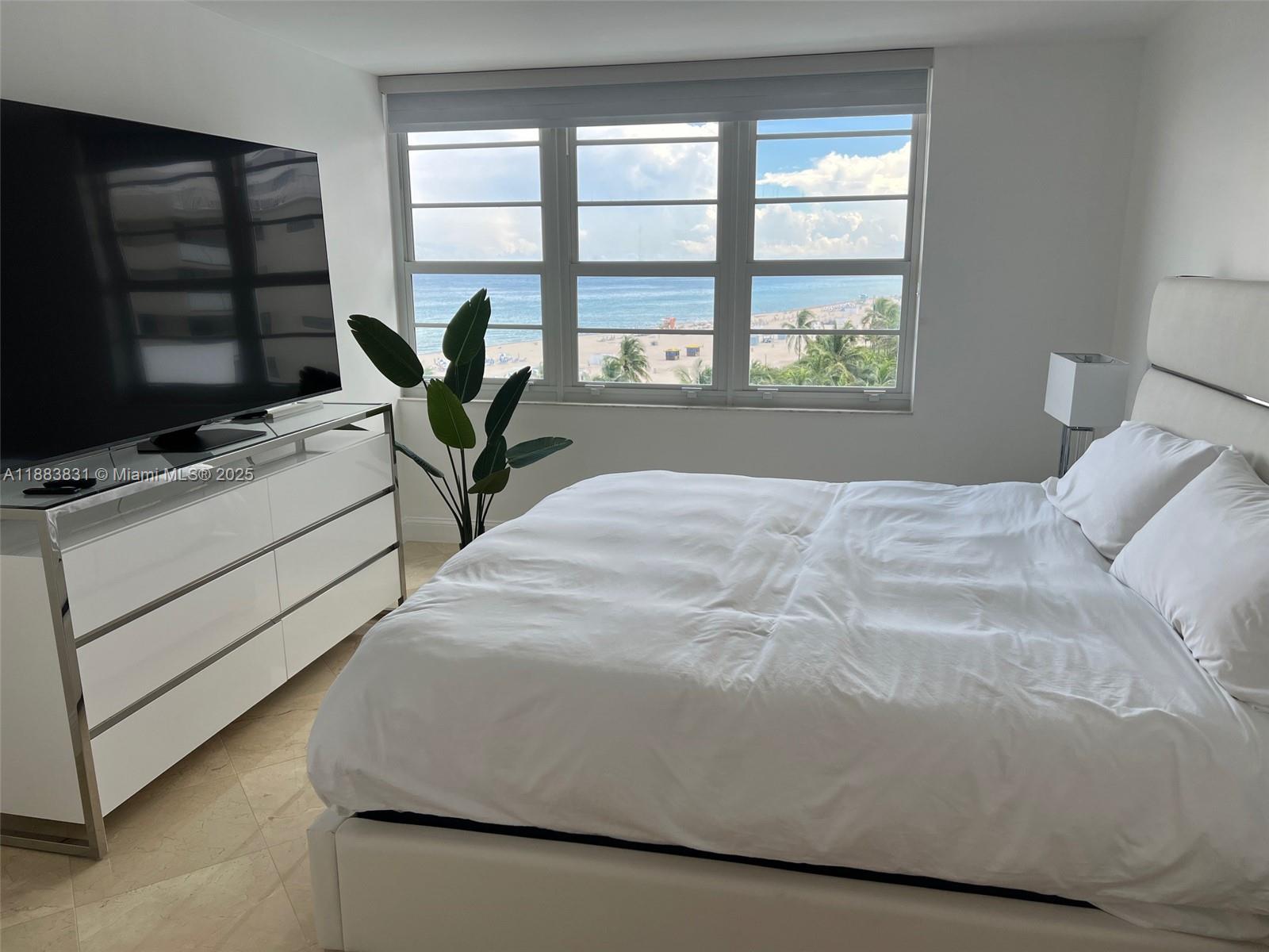 THE DECOPLAGE CONDO - Residential Lease