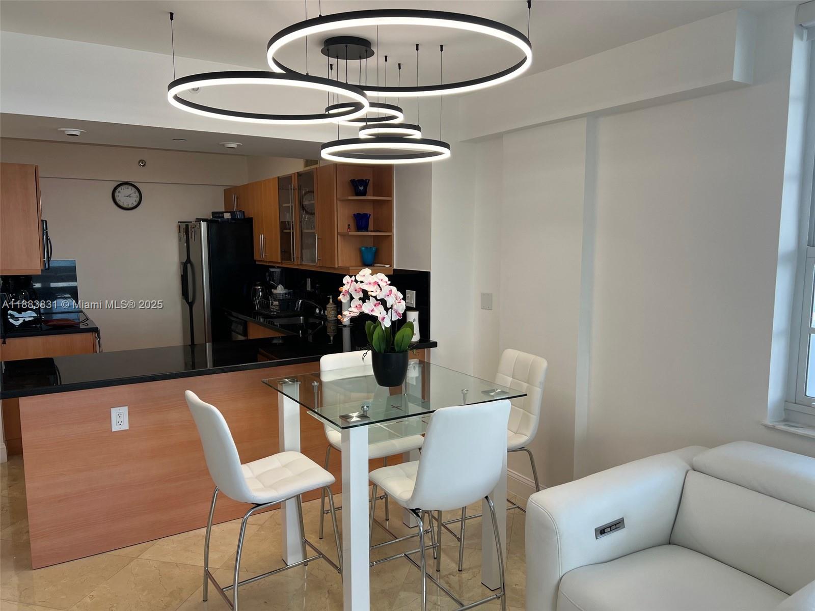 THE DECOPLAGE CONDO - Residential Lease