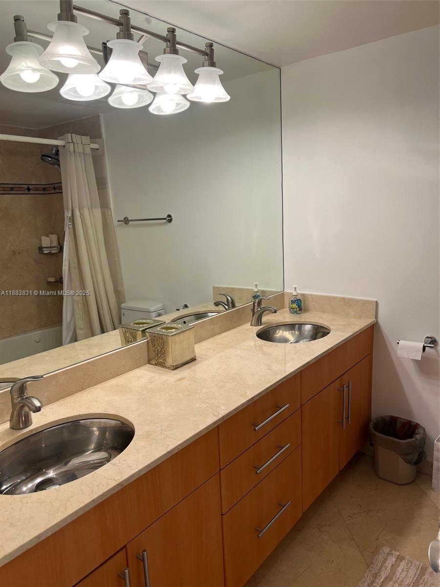 THE DECOPLAGE CONDO - Residential Lease
