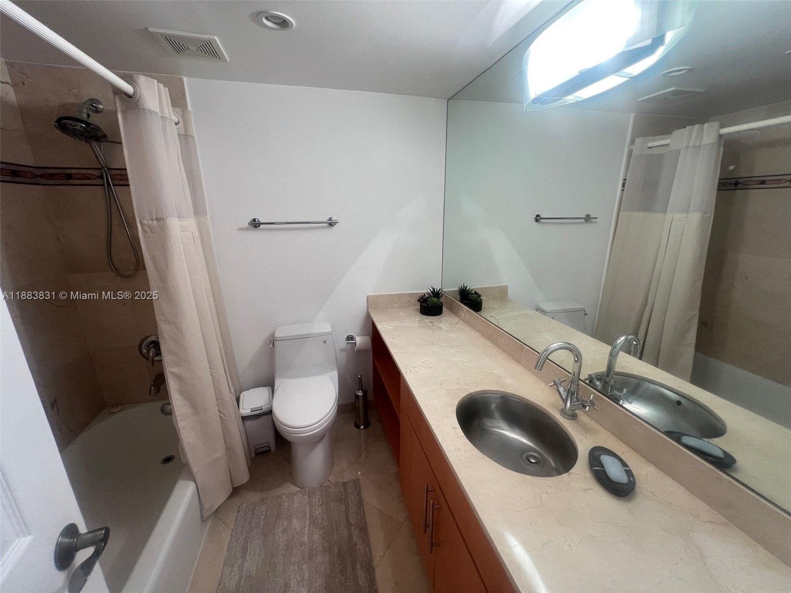 THE DECOPLAGE CONDO - Residential Lease