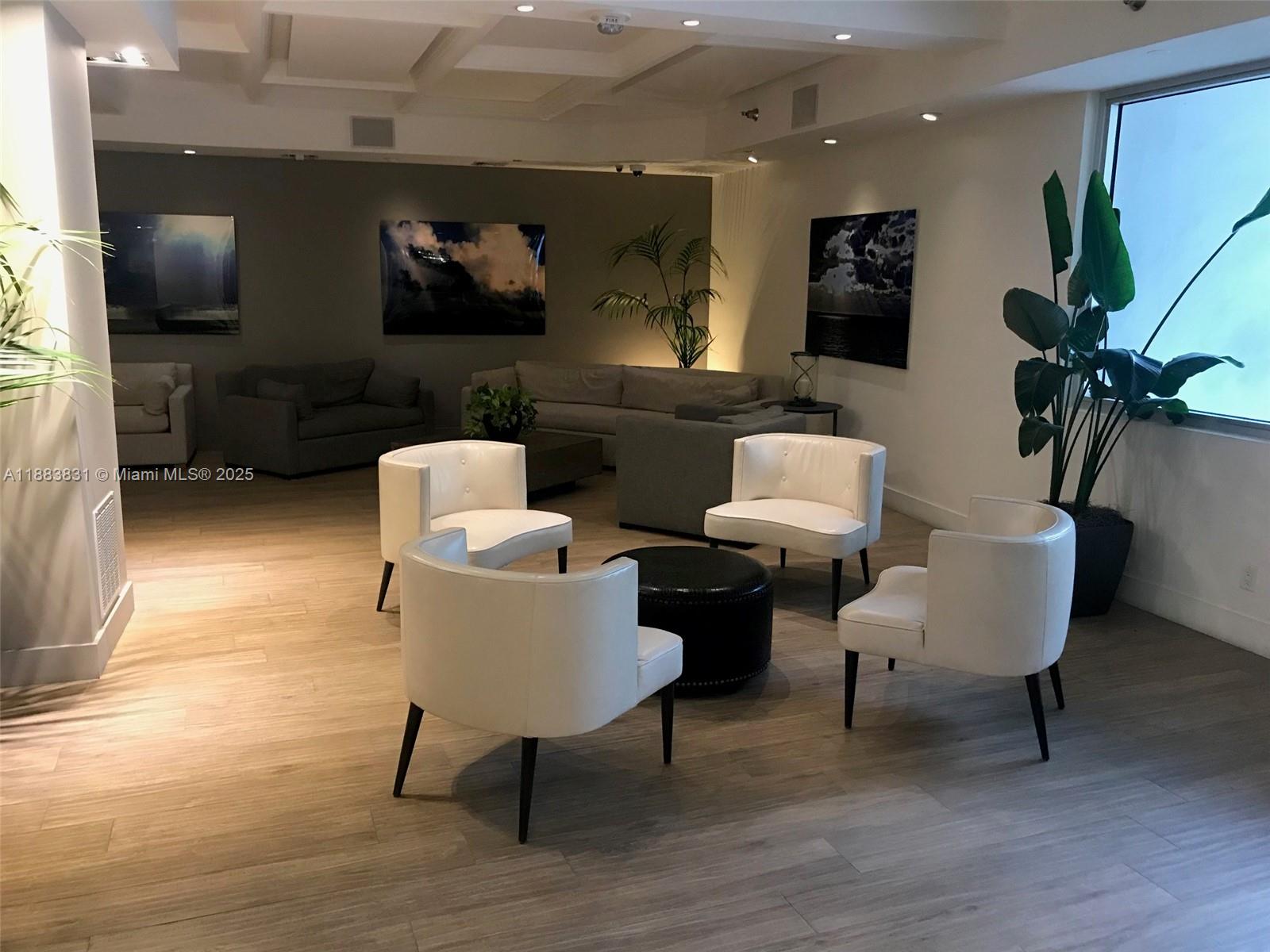 THE DECOPLAGE CONDO - Residential Lease