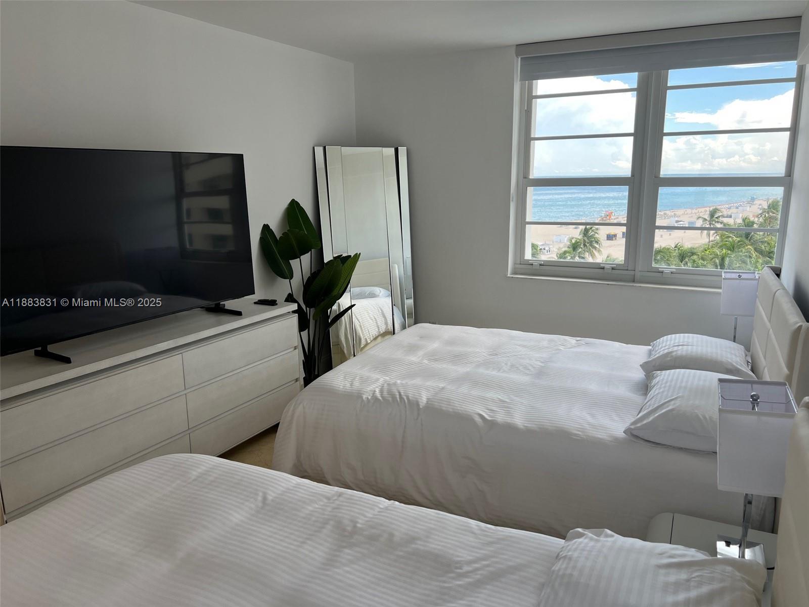 THE DECOPLAGE CONDO - Residential Lease
