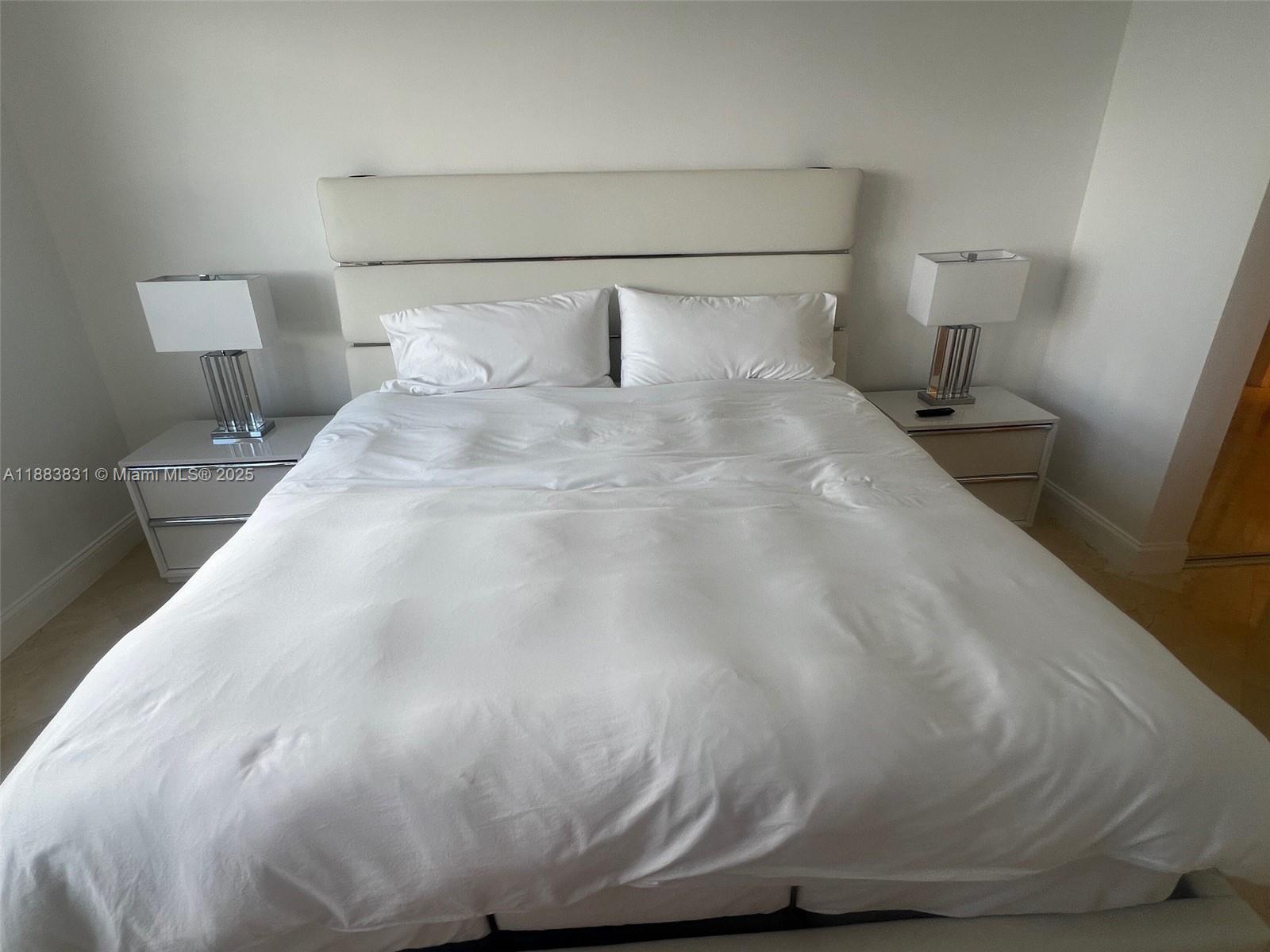 THE DECOPLAGE CONDO - Residential Lease