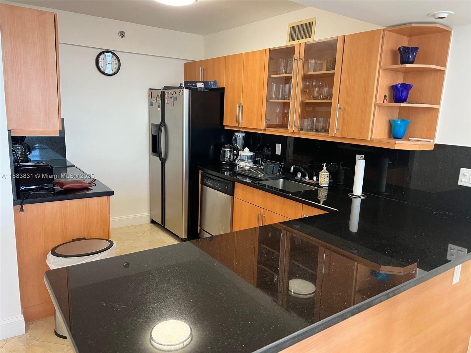 THE DECOPLAGE CONDO - Residential Lease