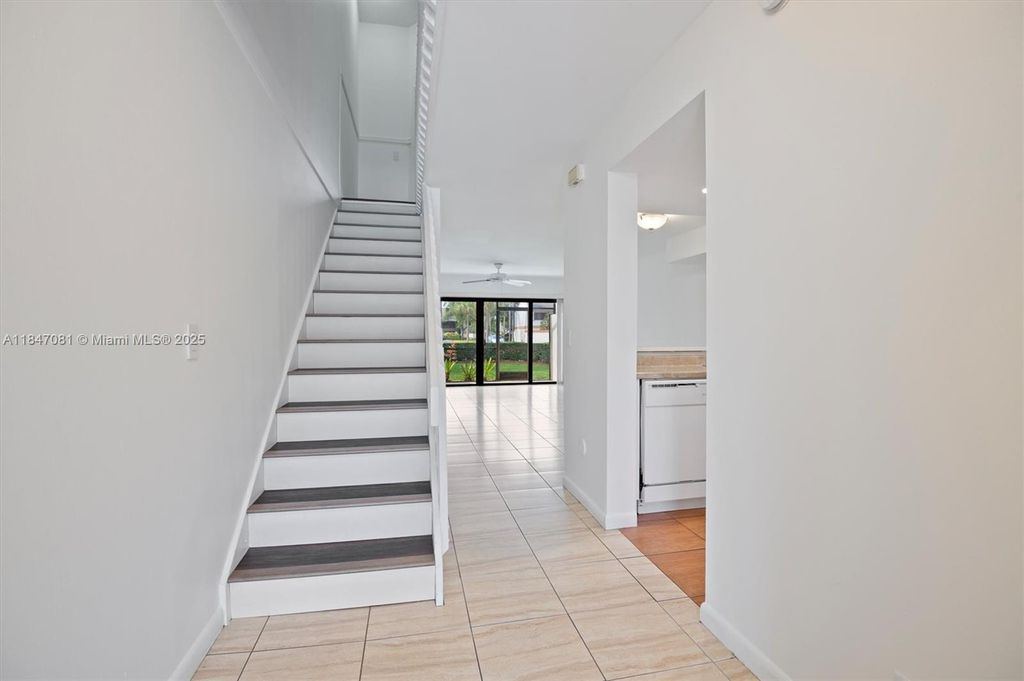 Photo of 4270 SW 70th Ter #4270, Davie, FL 33314 (MLS # A11847081)