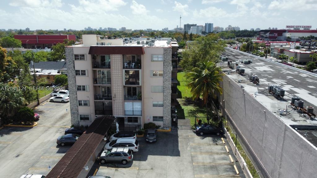 EL CID CONDO - Residential