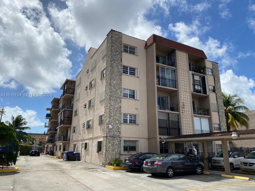 EL CID CONDO - Residential