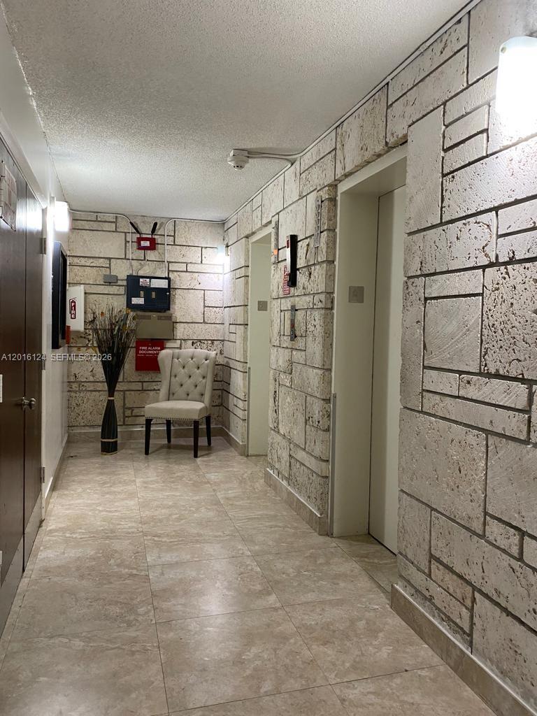 EL CID CONDO - Residential