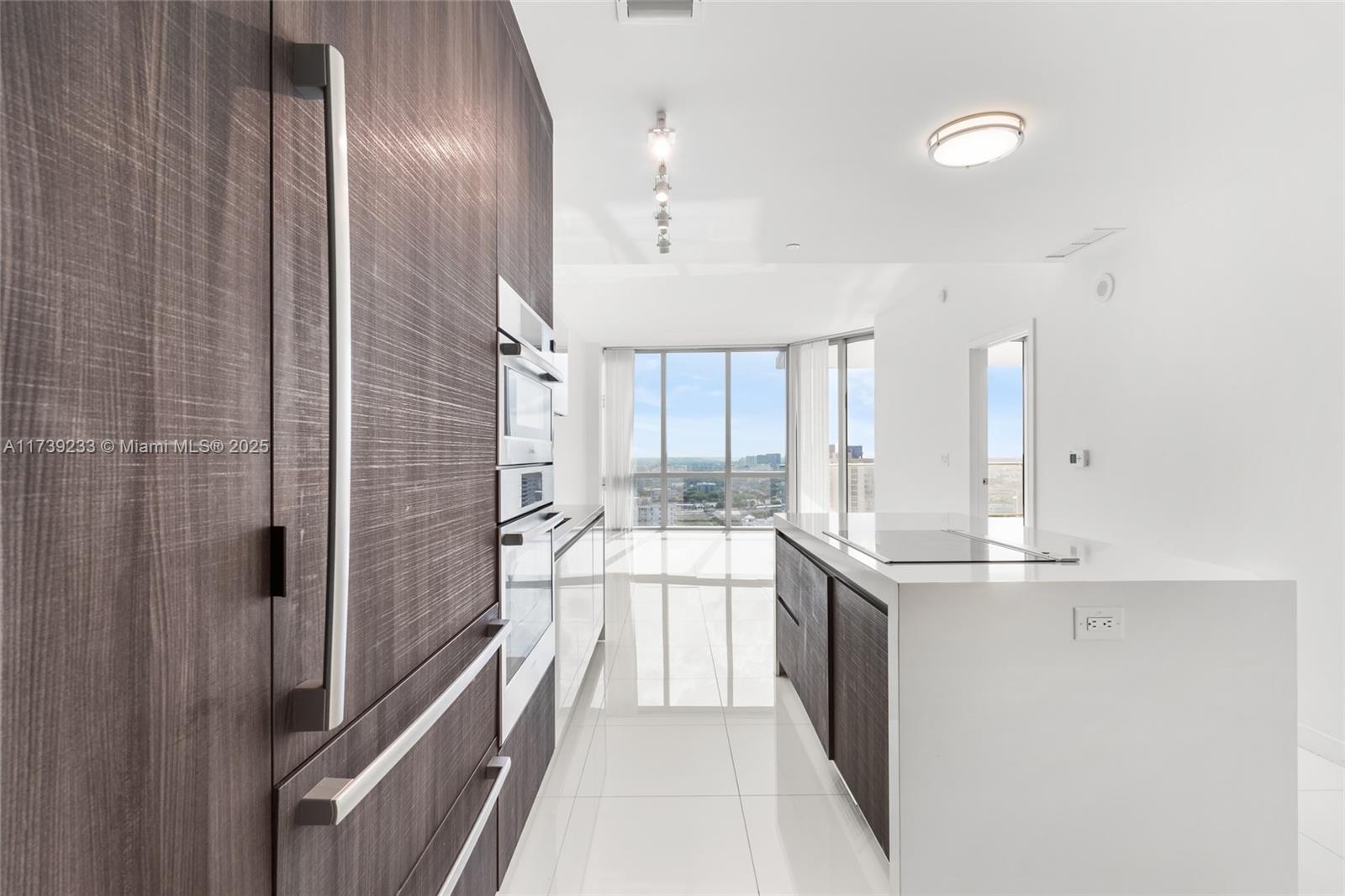 851 NE 1st Ave 2506