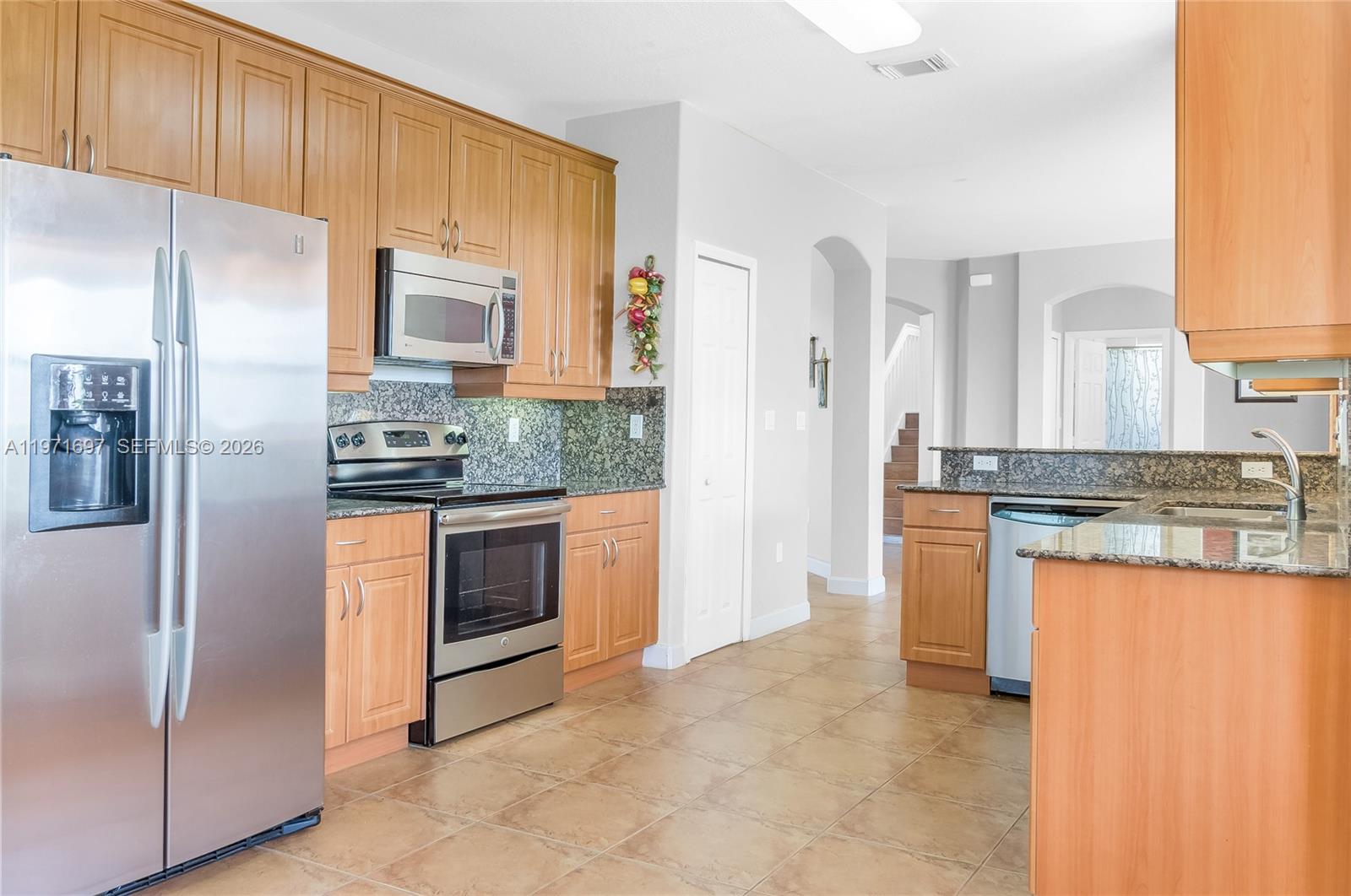 KENDALL BREEZE SOUTH - Residential Lease