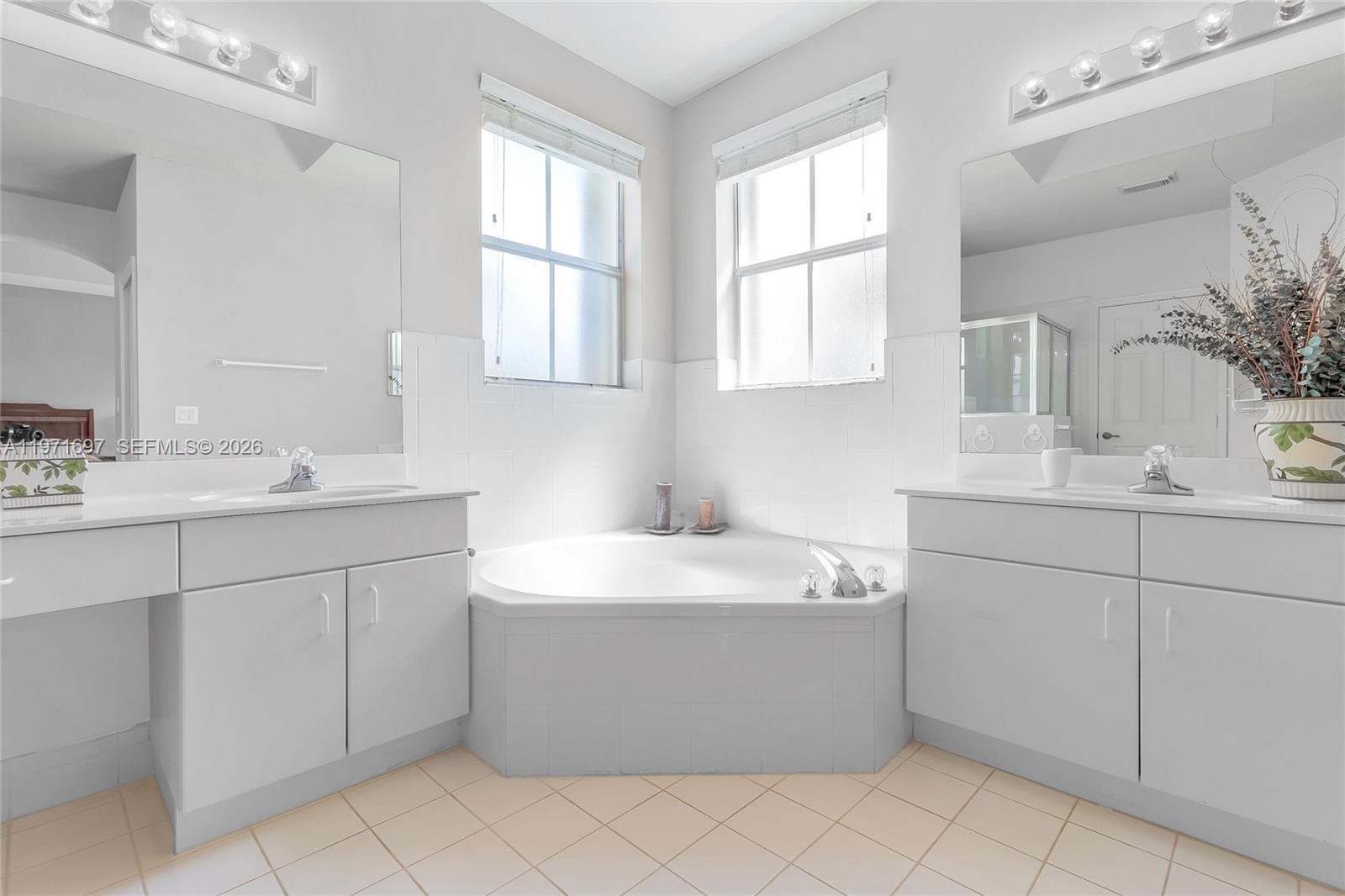 KENDALL BREEZE SOUTH - Residential Lease