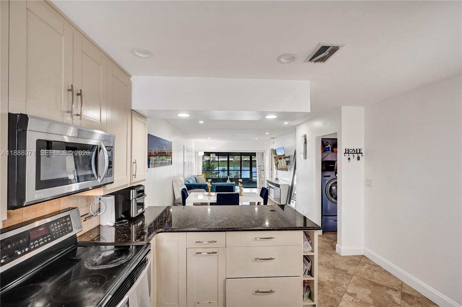 WOODLAKE ISLES - Residential