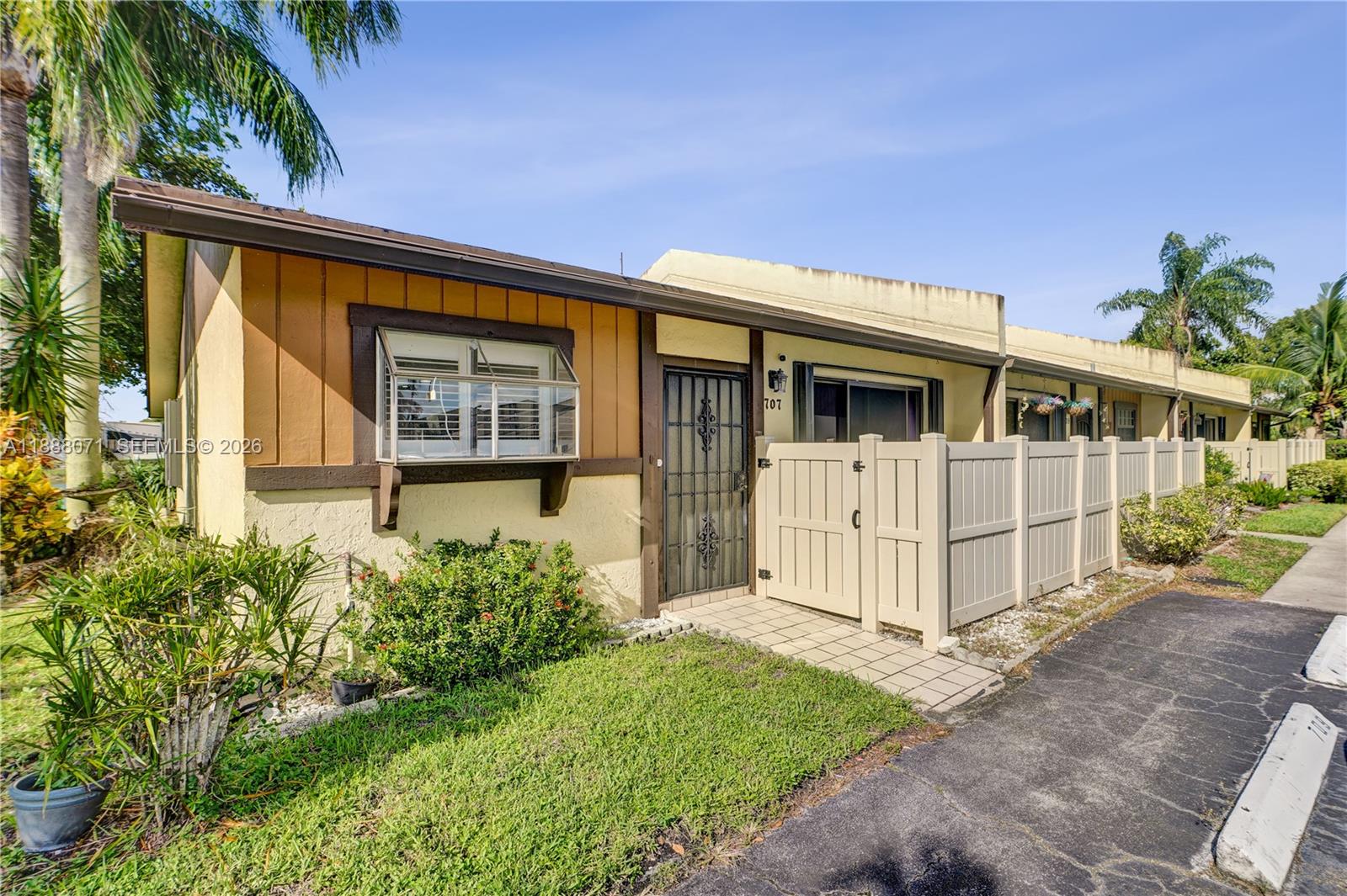 WOODLAKE ISLES - Residential