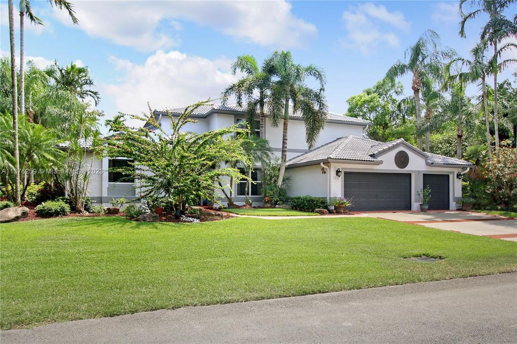 Photo of 14100 Carlton Dr, Davie, FL 33330 (MLS # A11376259)