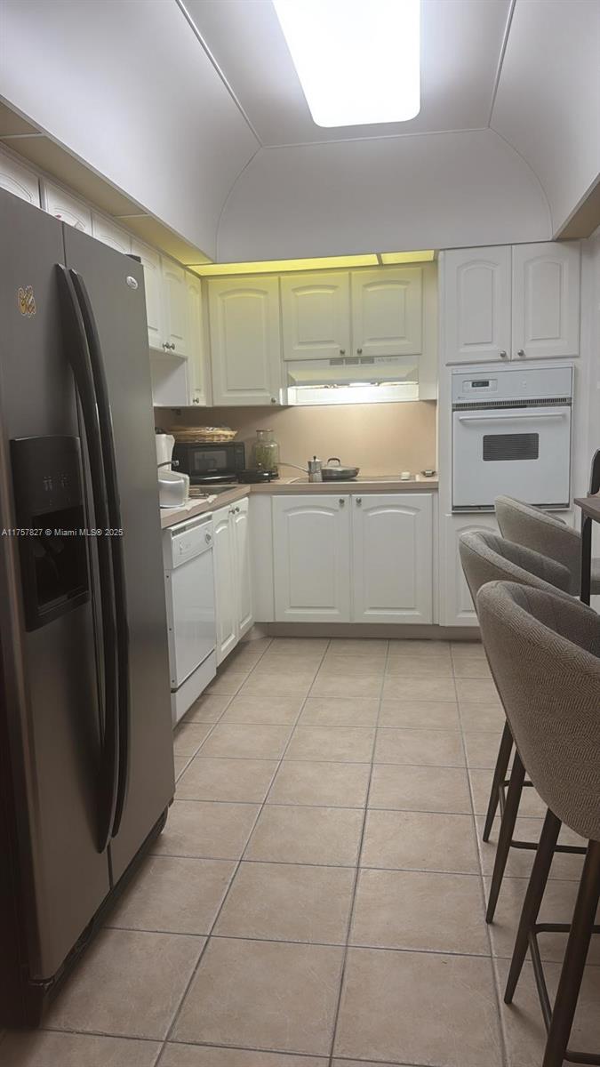 OCEANVIEW BUILDING A COND - Residential Lease