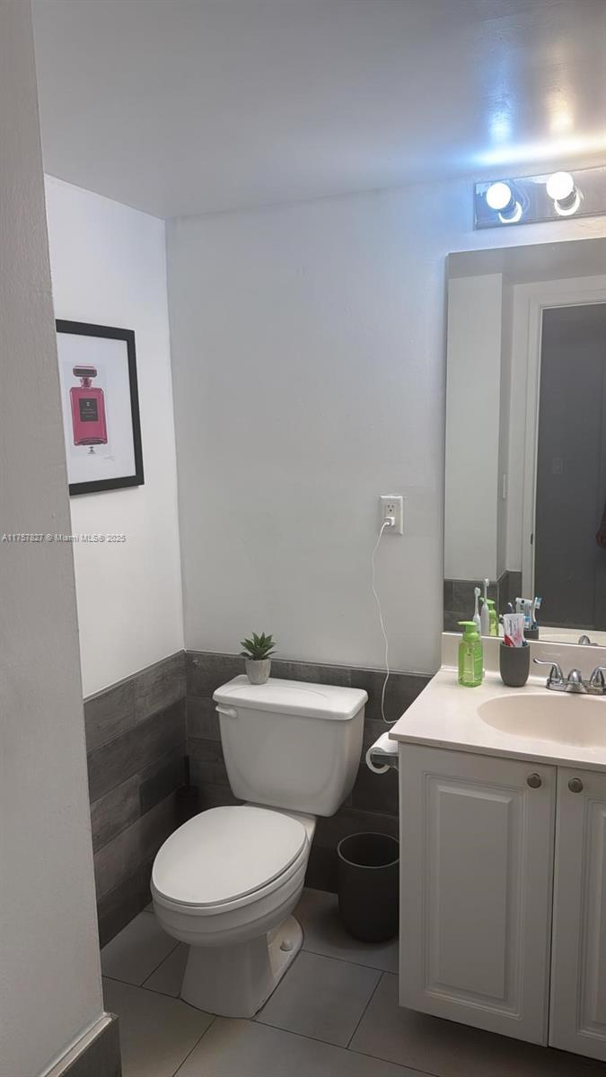 OCEANVIEW BUILDING A COND - Residential Lease