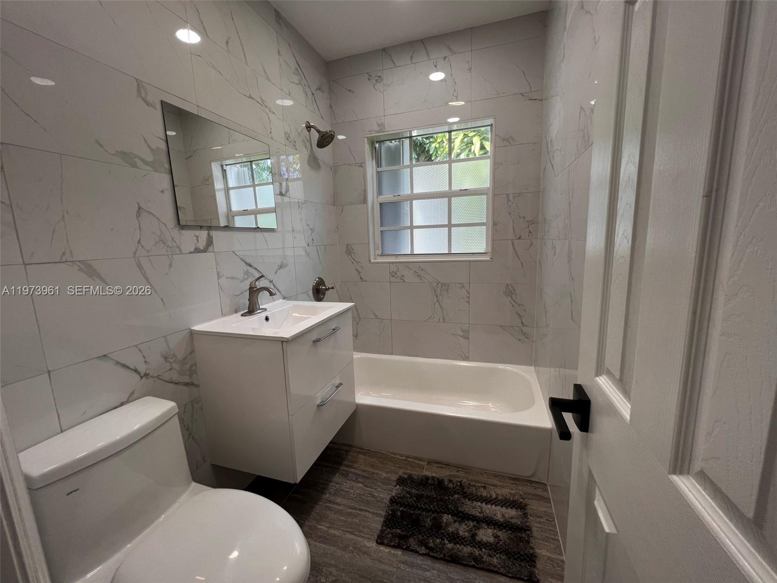 DIXIE MANOR - Residential