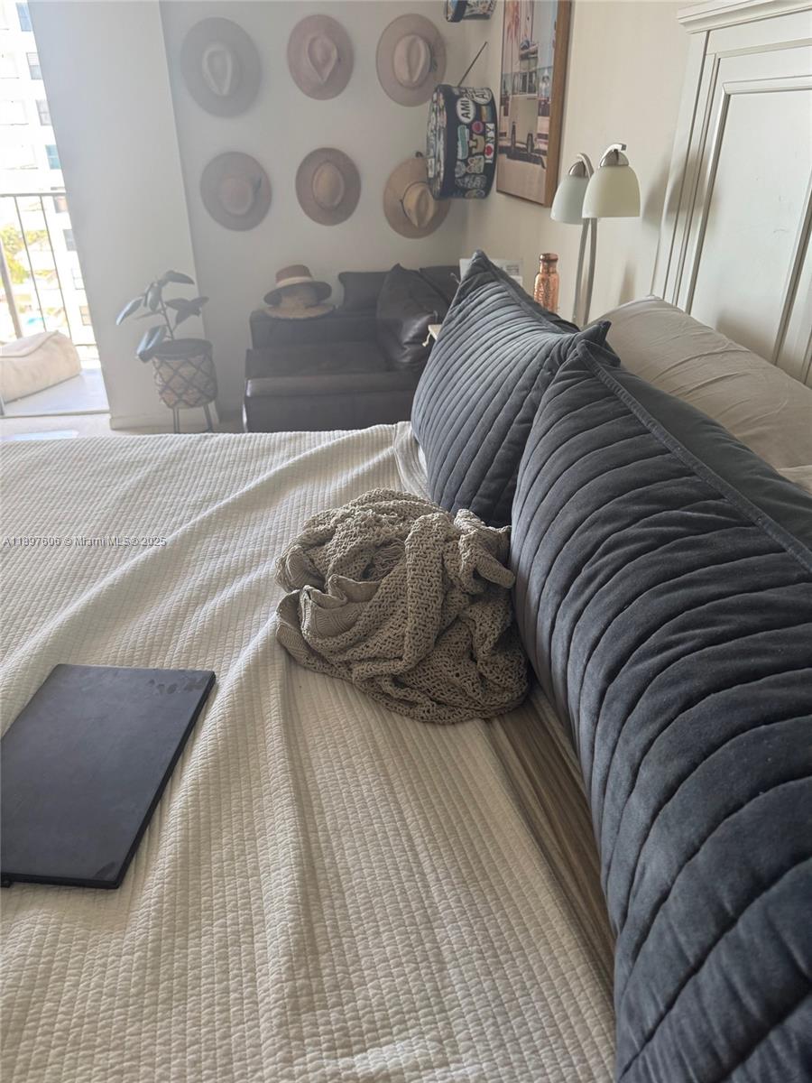 2625 Collins Ave 1702