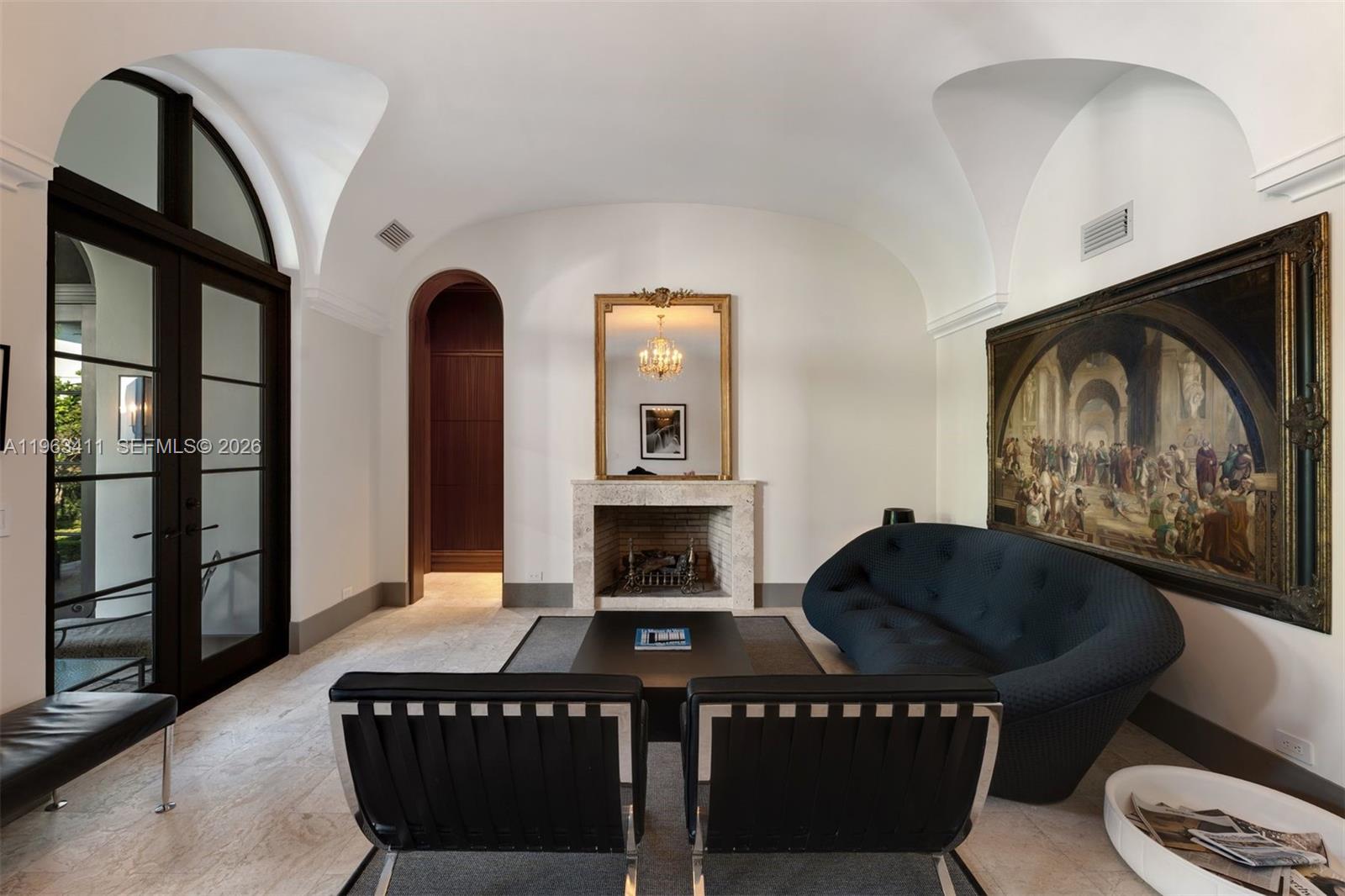 TROPICAL ISLE HOMES SUB 1 - Residential